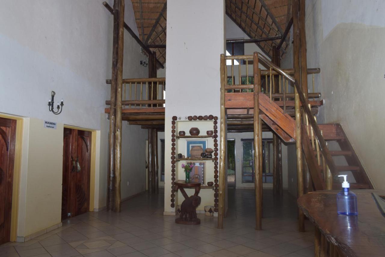 Copacopa Lodge And Conference Centre Punda Maria Exterior photo