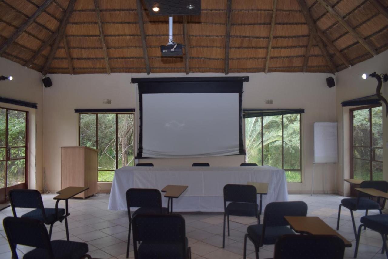 Copacopa Lodge And Conference Centre Punda Maria Exterior photo